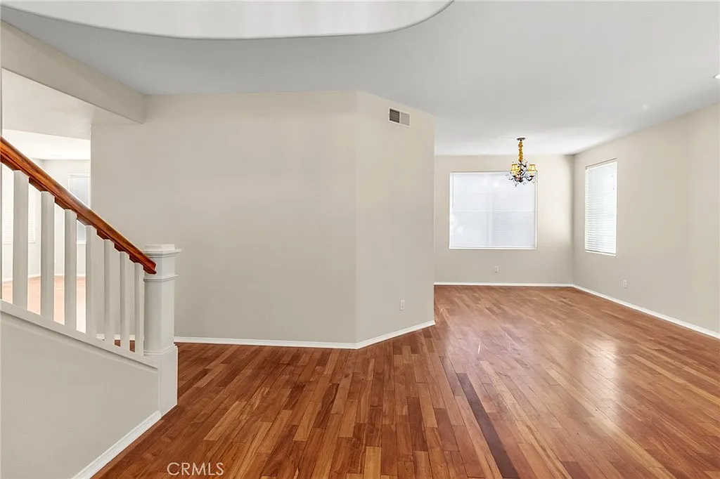 4 bed, 2.5 bath, 2430 sqft, $5,250 — Photo 4