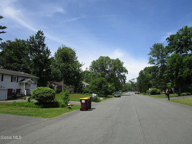 2nd image of 29 Garling Drive