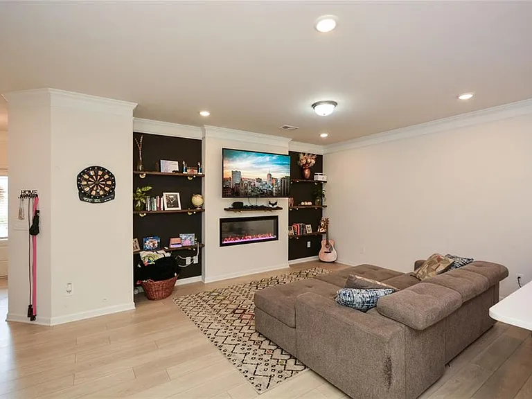 2610 Ravencliff Dr — Photo 9