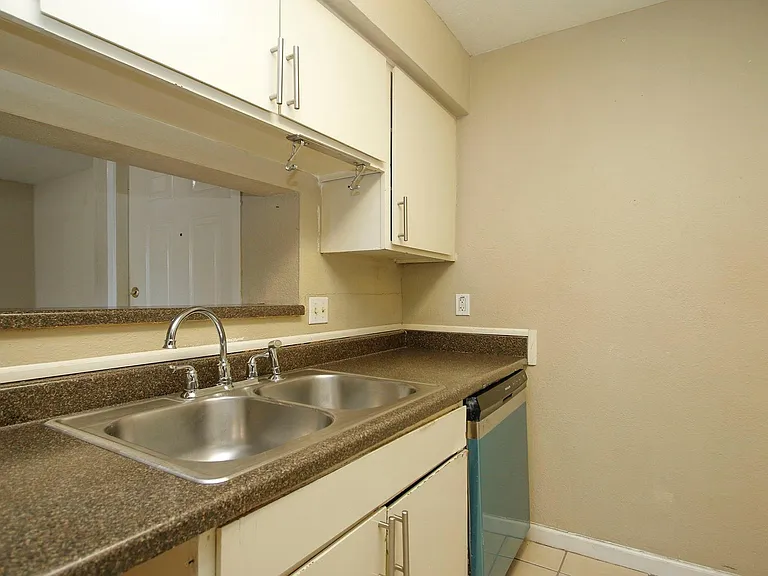 2822 S Bartell Dr #6 — Photo 11