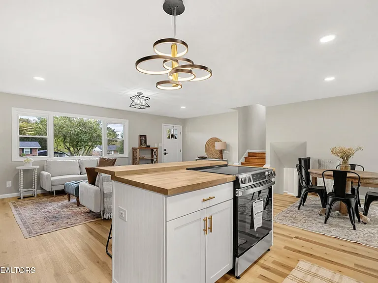 6741 Heatherbrook Dr — Photo 16
