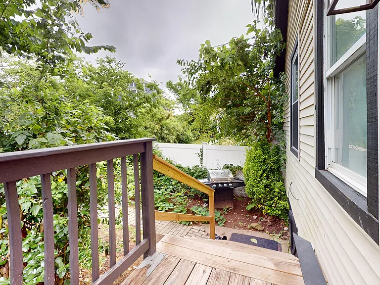 132 Goodall St #R — Photo 15