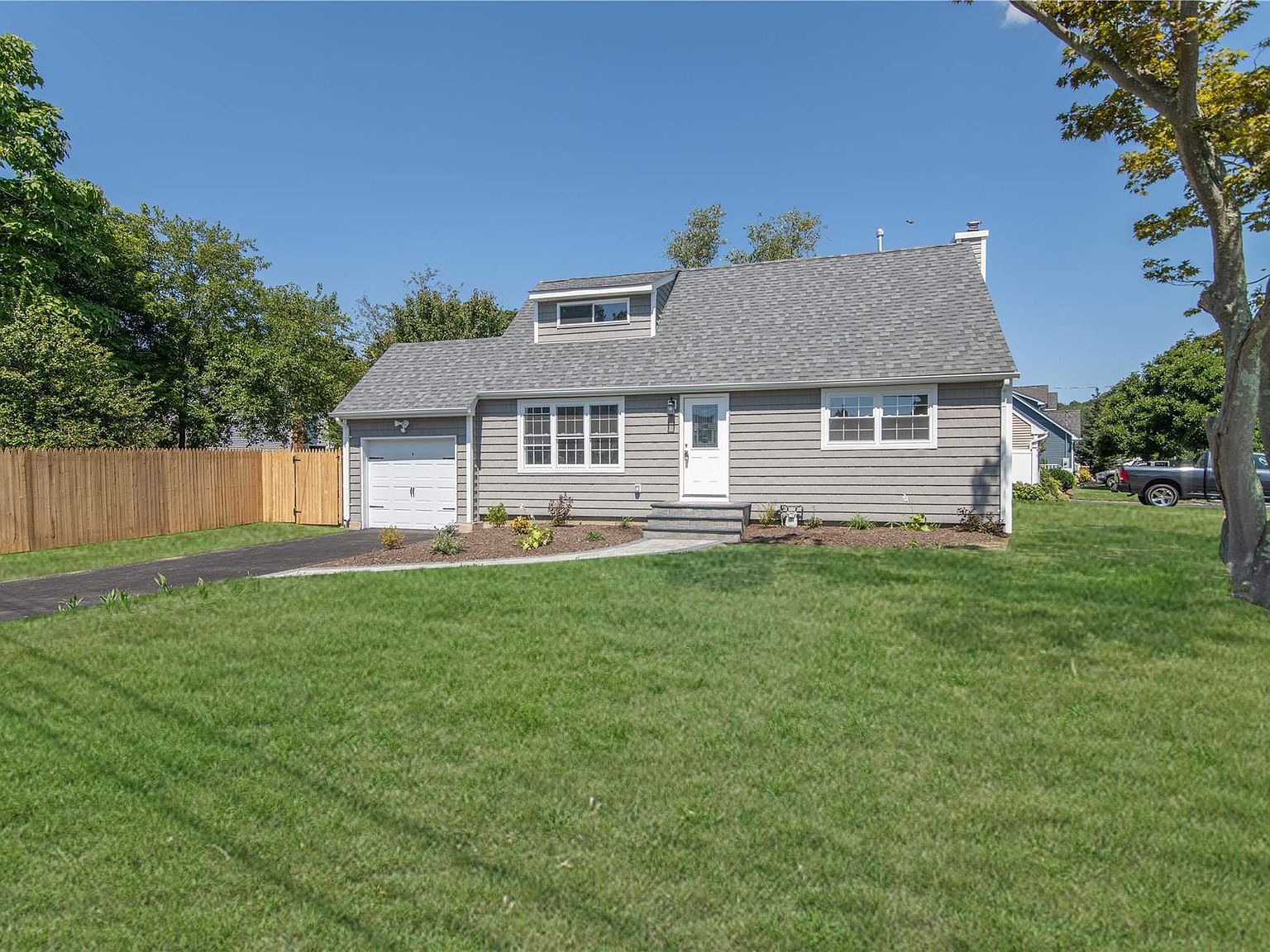 727 Pine Avenue, West Islip, NY 11795 Zillow