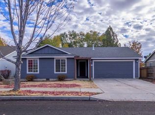 320 SW 28th St, Redmond, OR 97756