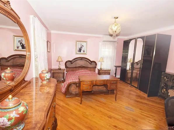 83-28 Abingdon Road image 11 of 34