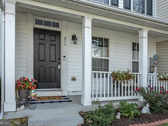 4th image of 311 Hamilton Ct