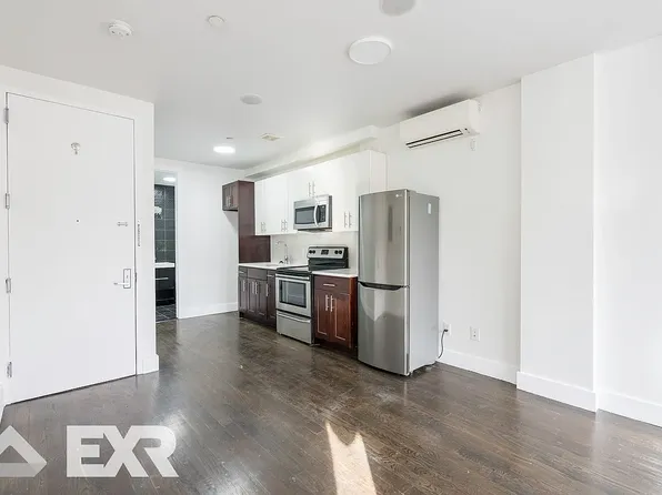 55 Stanhope Street image 1 of 10