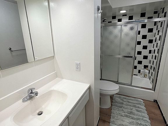 4th image of 270 Laguna Honda Blvd #B