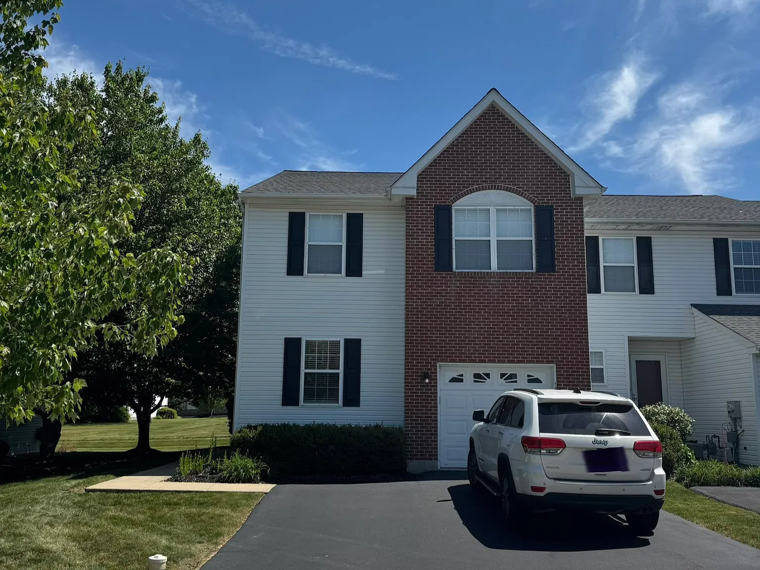 4 bed, 2.5 bath, 2584 sqft, $2,895 — Photo 1