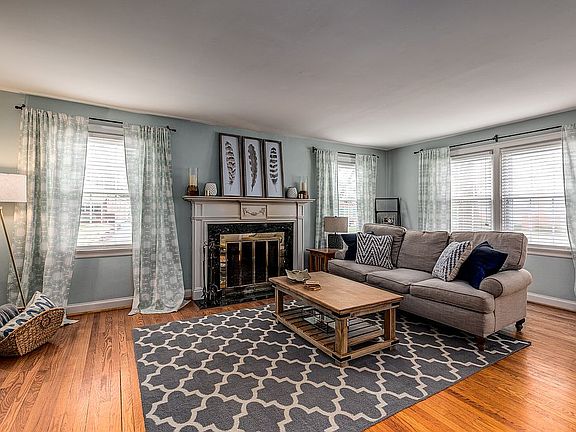 2nd image of 895 Glen Elm Dr