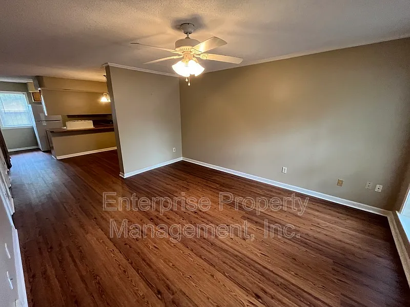 2 bed, 2.5 bath, 1400 sqft, $1,295 — Photo 3
