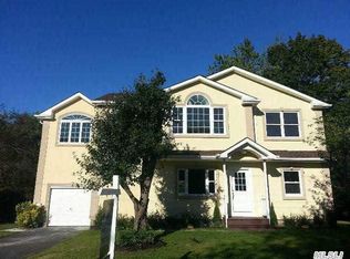 8 Winthrop Rd, Brentwood, NY 11717