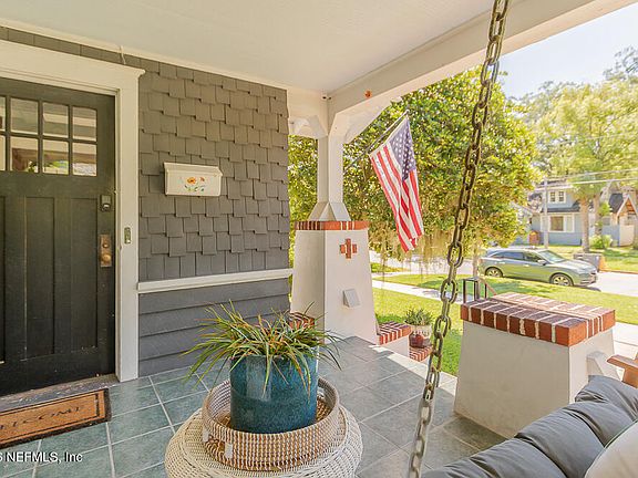 2nd image of 2751 Herschel St