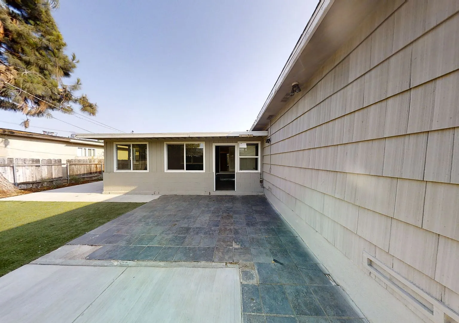 6BD/3BA, Renovated Backyard! — Photo 3