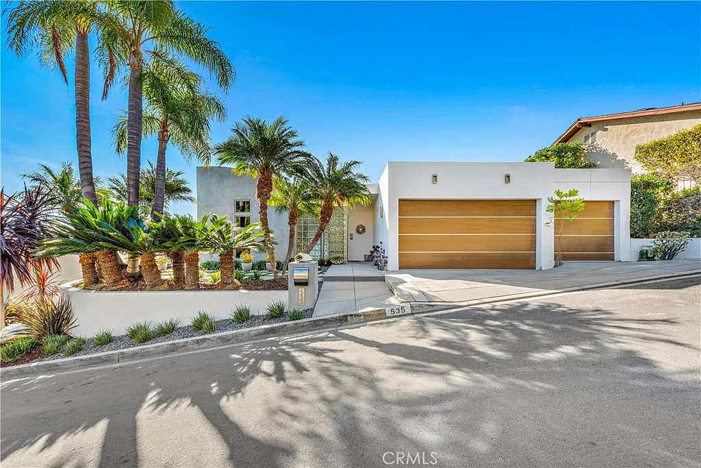 4 bed, 3.5 bath, 3932 sqft, $45,000 — Photo 1