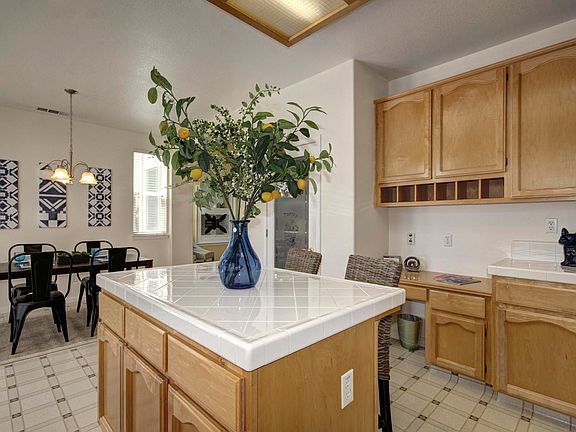 4th image of 8831 Ocean Breeze Ct