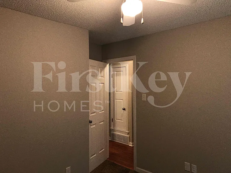6418 Fawn Hollow Cir S — Photo 13