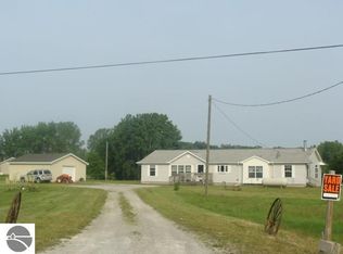 2021 N Garfield Rd, Pinconning, MI 48650