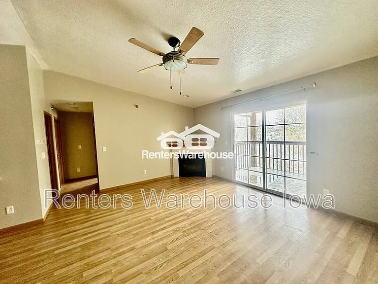 5924 Sutton Pl #10 — Photo 4