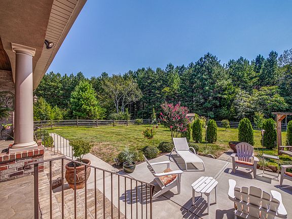 2nd image of 115 Knox Haven Ln