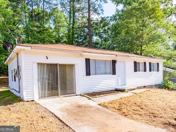 5977 Heatherwood Ln, Riverdale, GA 30296