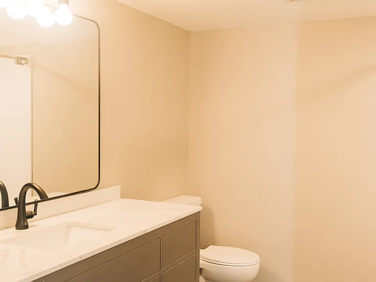 3404 Michigan Ave — Photo 15