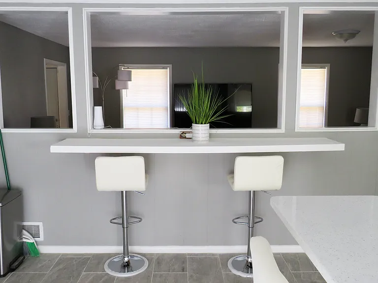 4194 Loveless Dr — Photo 6