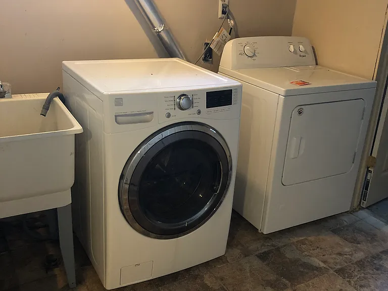 Washer/dryer in basement