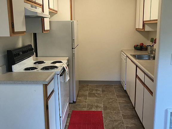 4th image of 18663 SW McClarey Dr APT 22