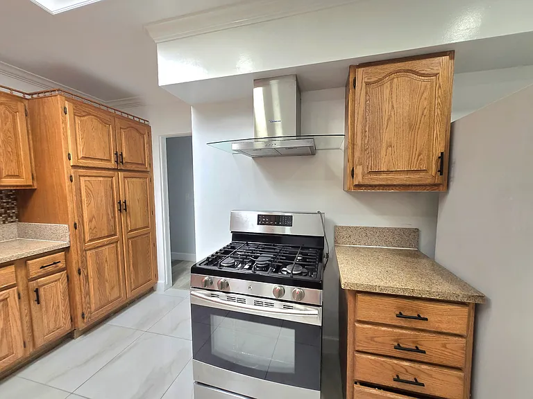 13321 Arizona St — Photo 12