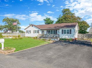 6 Bayside Rd, Mastic Beach, NY 11951