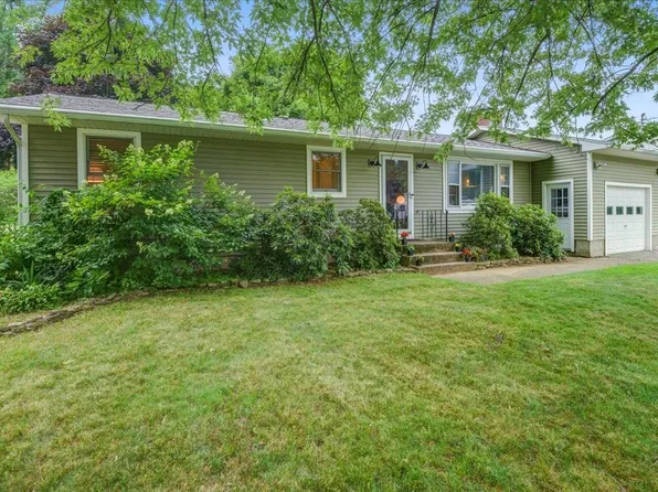 103 Cobbleview Drive, Colchester, VT 05465