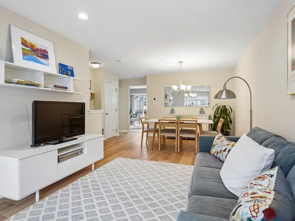 55 Greenbrook Dr, Bloomfield, NJ 07003