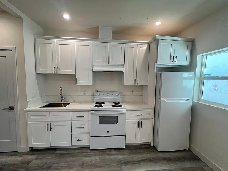 11616 Hamlin St #11620 — Photo 10