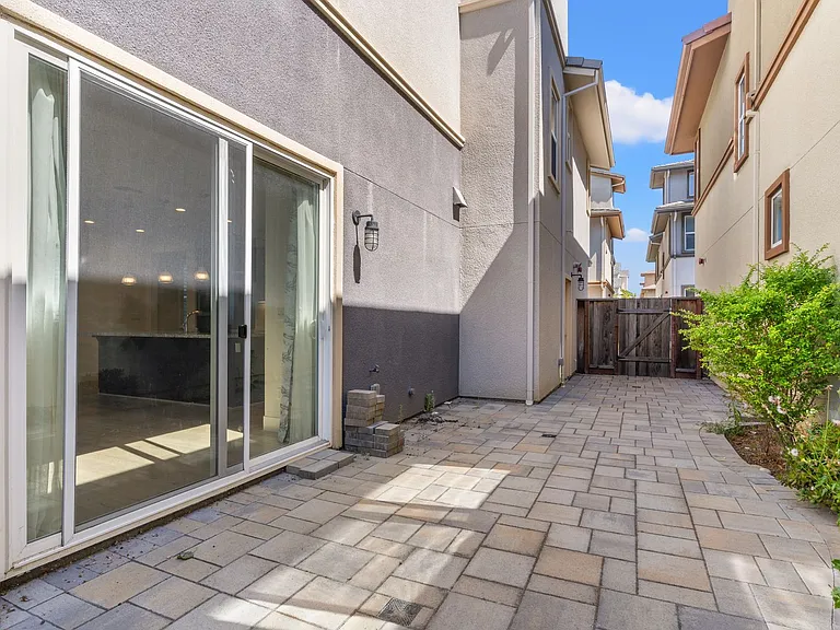 2730 Bette St — Photo 46