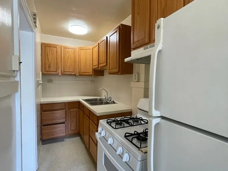 Arlington Apartments — Photo 13