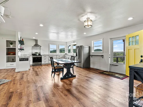 1127 Black Oak Ridge Rd, Taylorsville, NC 28681