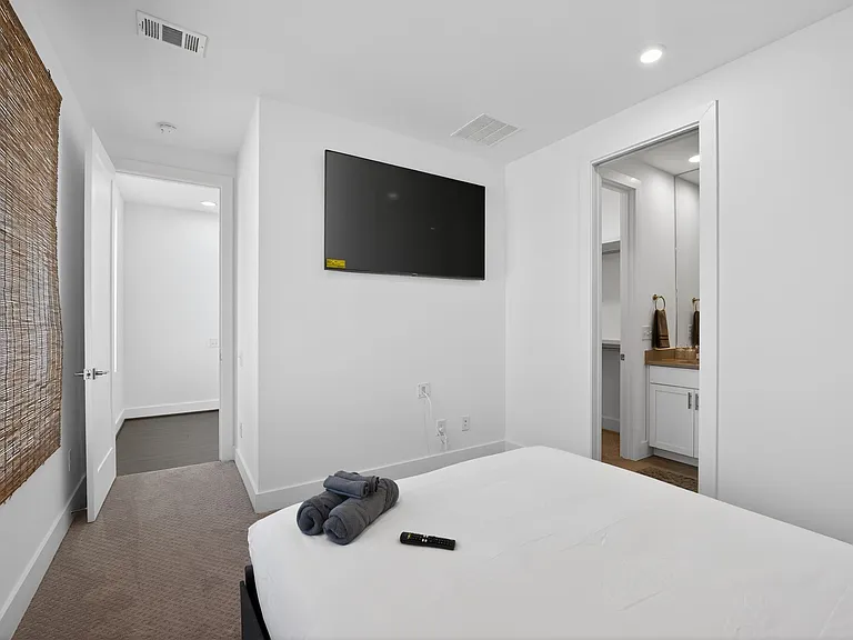 241 Maynard Ter SE #16 — Photo 27