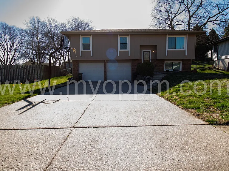 6711 S 75th Ave — Photo 29