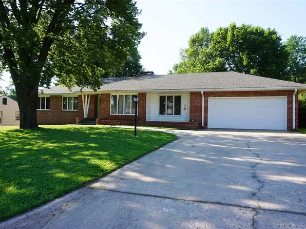 609 W Vine St, Junction City, KS 66441