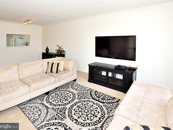 5th image of 14054 Madrigal Dr