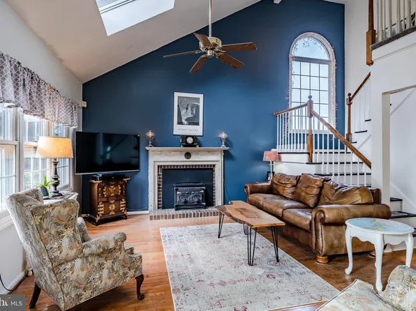 20 Nottingham Dr, West Grove, PA 19390