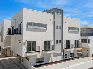 10961 Calvert St, North Hollywood, CA 91606