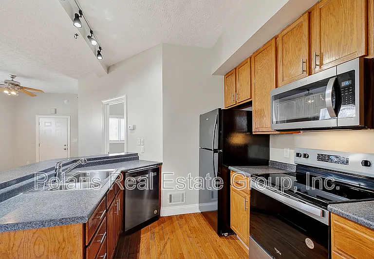 145 E 14th St — Photo 14
