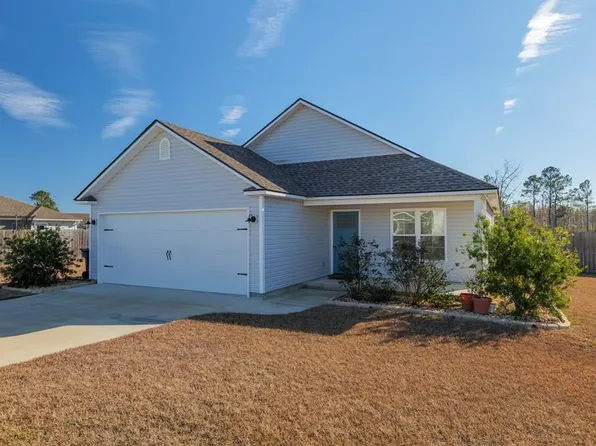 198 Sycamore St, Ray City, GA 31645