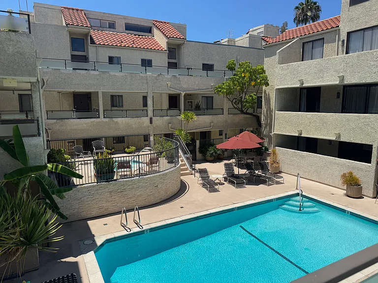 1900 Vine St #303 — Photo 27