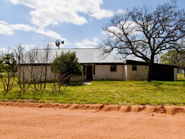 12236 1st St, Katemcy, TX 76825