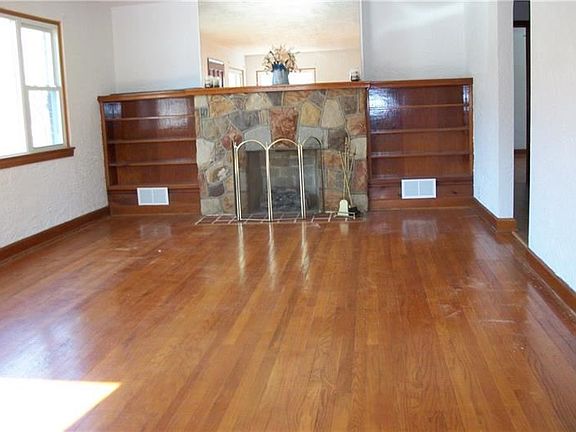2nd image of 2819 Morefield Rd