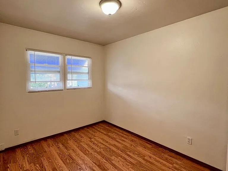 4720-34 Wilson Ave #4728-1/2 — Photo 14