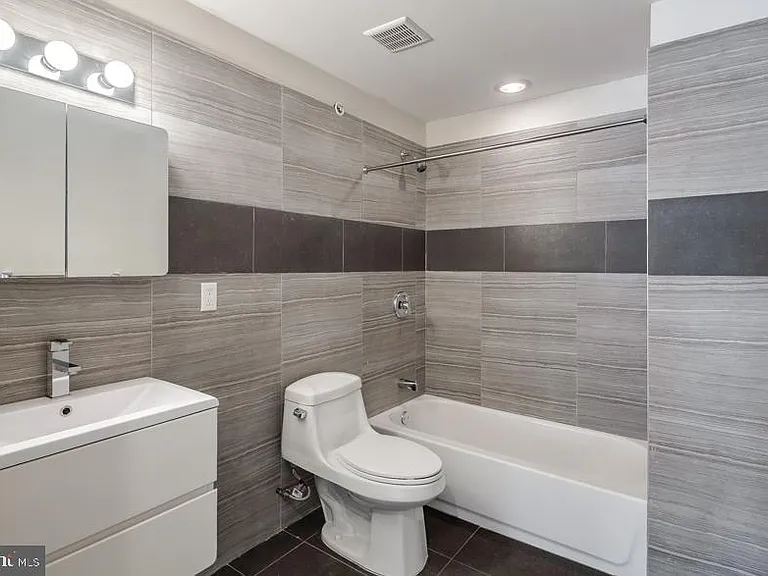 301 Market St #3R — Photo 7